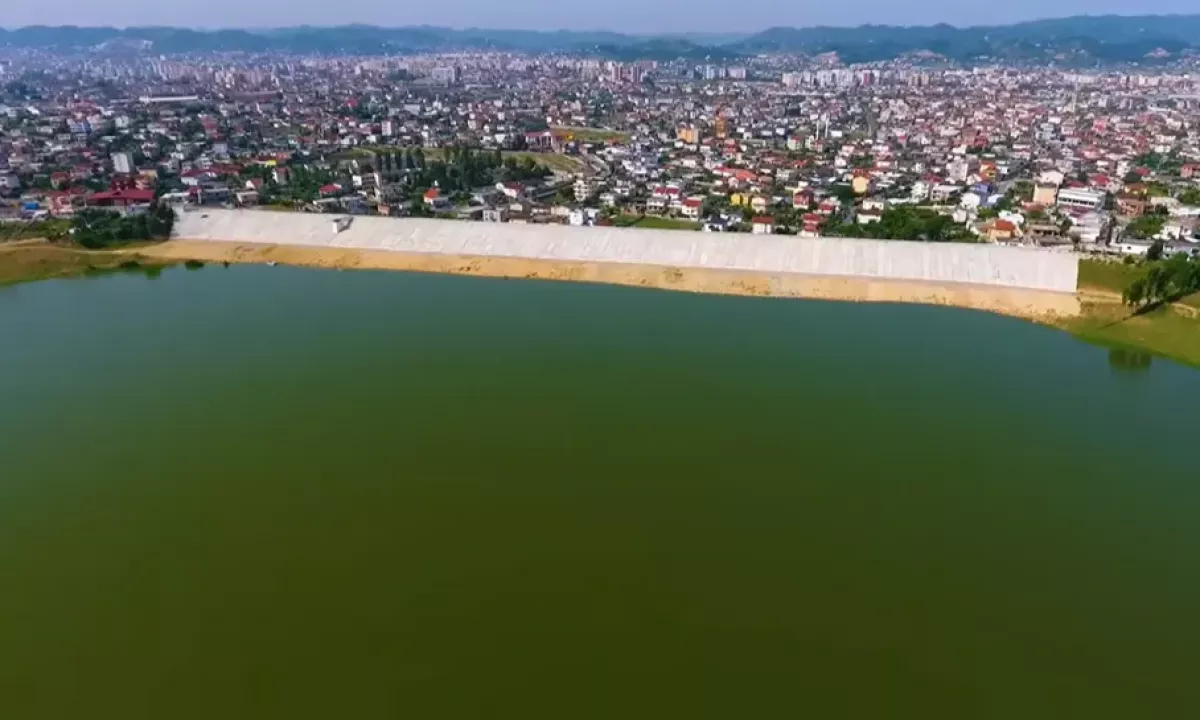 Shtepi ne shitje Apartament ne Tirane, 1+1, Mobilimi Bosh, pa mobiluar, Pagesa 56,000  Euro.