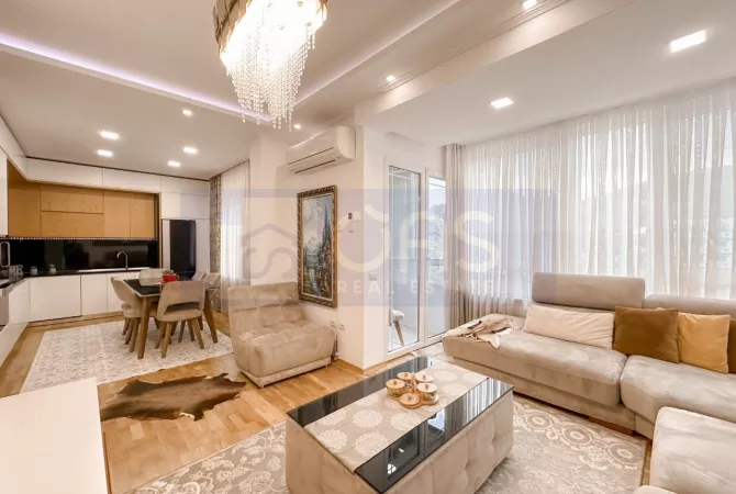 Shtepi ne shitje Apartament ne Tirane, 3+1, Mobilimi E mobiluar, Pagesa 250,000  Euro.