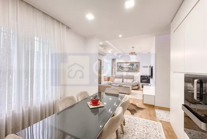Shtepi ne shitje Apartament ne Tirane, 3+1, Mobilimi E mobiluar, Pagesa 250,000  Euro.