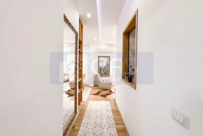 Shtepi ne shitje Apartament ne Tirane, 3+1, Mobilimi E mobiluar, Pagesa 250,000  Euro.