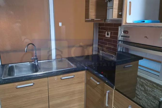 Shtepi me qera Apartament ne Tirane, 2+1, Mobilimi E mobiluar, Pagesa 500  Euro.