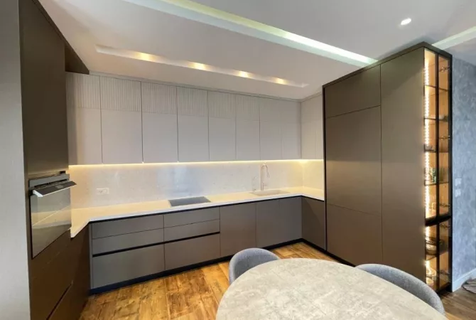 Jepet apartament me qera 3+1+Ballkon tek Kopshti Zoologjik(pamje nga Liqeni )