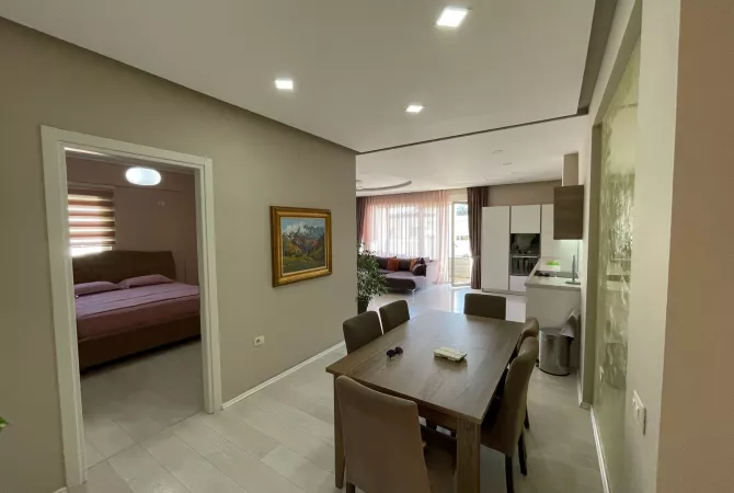 Shtepi me qera Apartament ne Tirane, 3+1, Mobilimi E mobiluar, Pagesa 1,300  Euro.