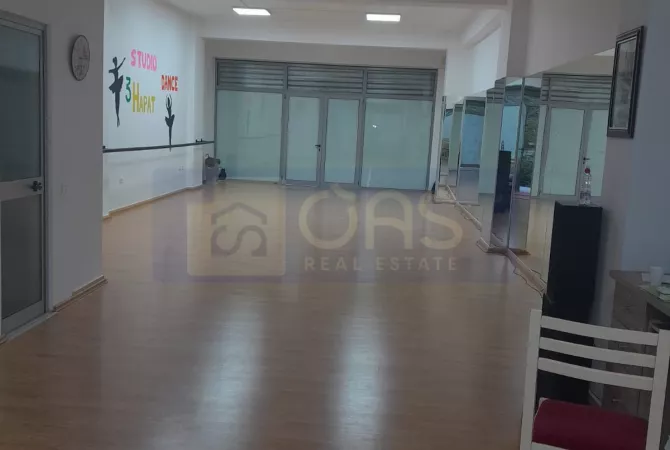 Jepet dyqan me qera ne Bllokun "Cabej",Ish Misto Mame.