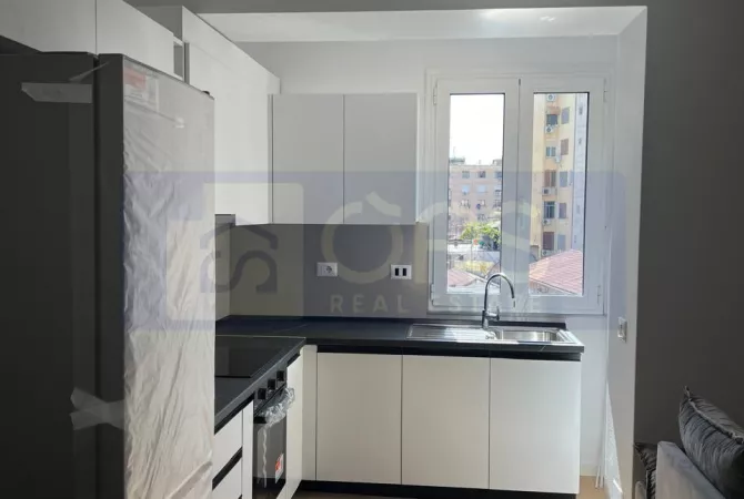Shtepi me qera Apartament ne Tirane, 2+1, Mobilimi E mobiluar, Pagesa 950  Euro.