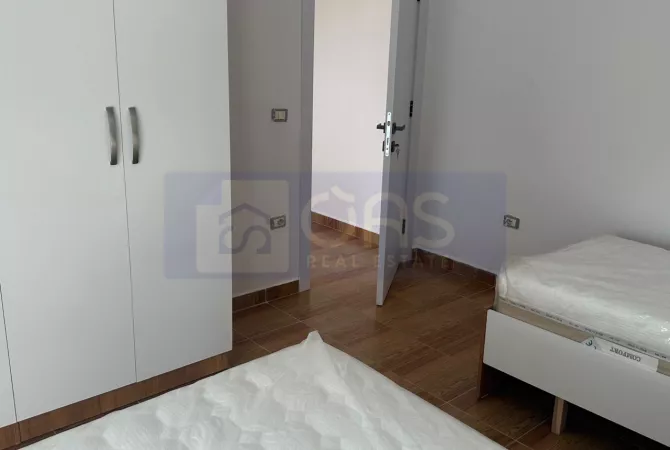 Shtepi me qera Apartament ne Tirane, 3+1, Mobilimi E mobiluar, Pagesa 700  Euro.