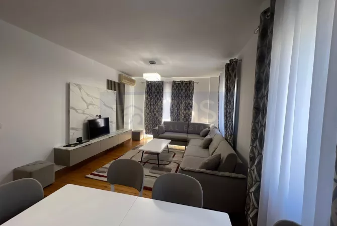 Shtepi me qera Apartament ne Tirane, 2+1, Mobilimi E mobiluar, Pagesa 500  Euro.
