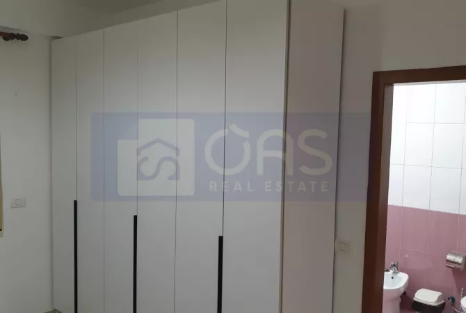 Shtepi me qera Apartament ne Tirane, 2+1, Mobilimi E mobiluar, Pagesa 450  Euro.