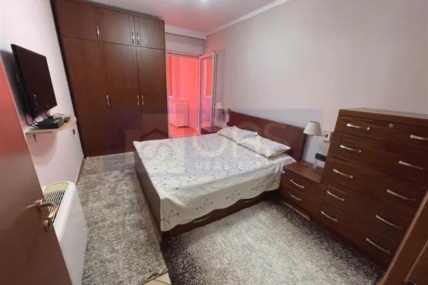 Shtepi me qera Apartament ne Tirane, 2+1, Mobilimi E mobiluar, Pagesa 1,000  Euro.