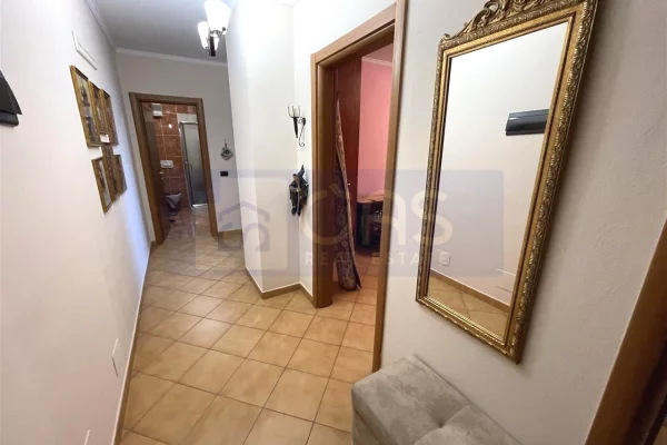 Shtepi me qera Apartament ne Tirane, 2+1, Mobilimi E mobiluar, Pagesa 1,000  Euro.