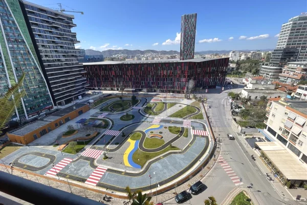 Shtepi me qera Apartament ne Tirane, 2+1, Mobilimi E mobiluar, Pagesa 1,000  Euro.