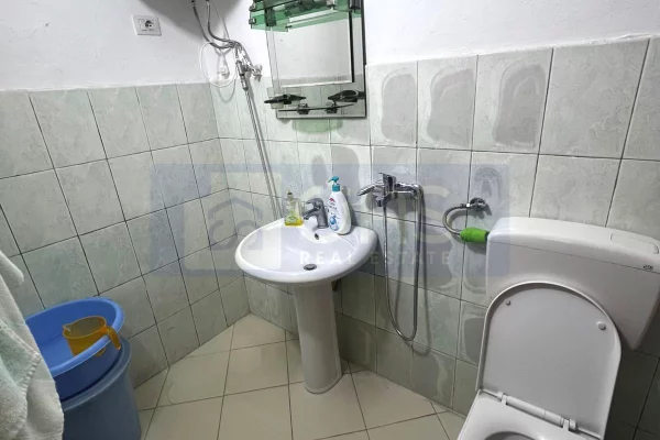 Shtepi me qera Apartament ne Tirane, 1+1, Mobilimi E mobiluar, Pagesa 450  Euro.