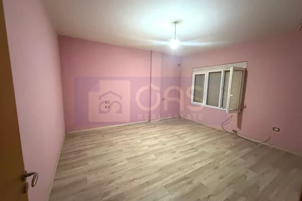 Shtepi me qera Apartament ne Tirane, 3+1, Mobilimi Pjeserisht e mobiluar, Pagesa 450  Euro.