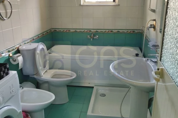 Shtepi me qera Apartament ne Tirane, 2+1, Mobilimi E mobiluar, Pagesa 65,000  Leke.