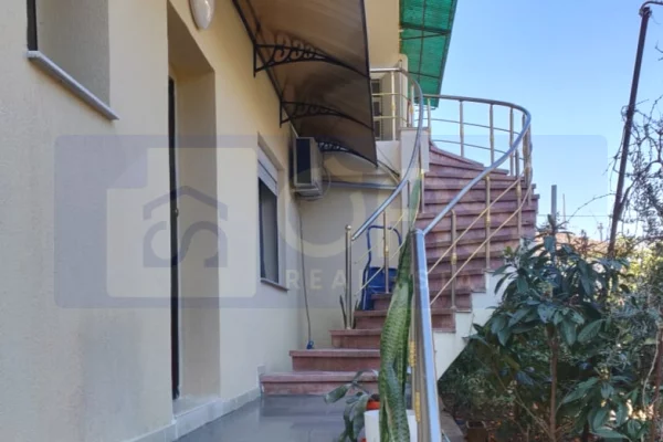 Shtepi me qera Apartament ne Tirane, 2+1, Mobilimi E mobiluar, Pagesa 65,000  Leke.