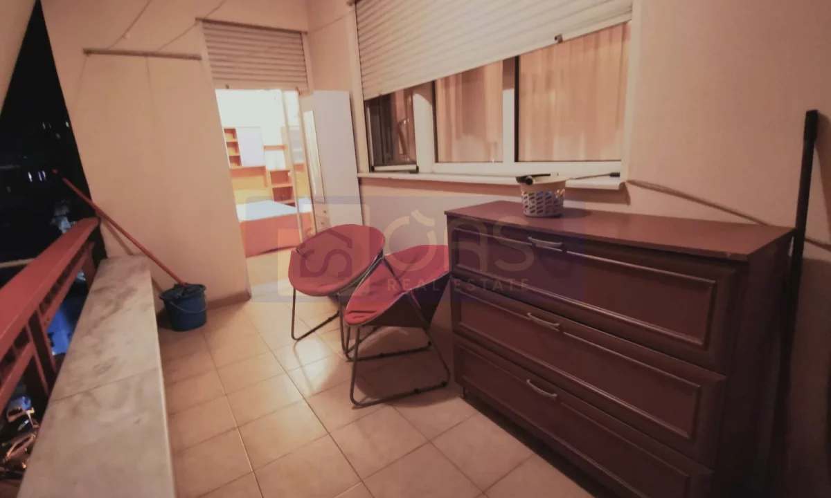 Shtepi me qera Apartament ne Tirane, 2+1, Mobilimi E mobiluar, Pagesa 90,000  Leke.