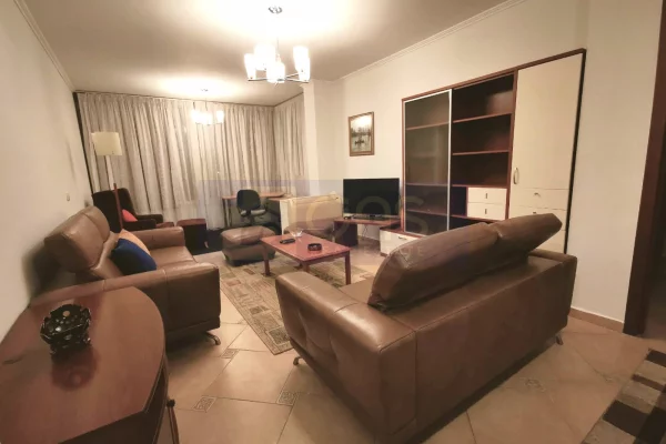 Shtepi me qera Apartament ne Tirane, 2+1, Mobilimi E mobiluar, Pagesa 90,000  Leke.