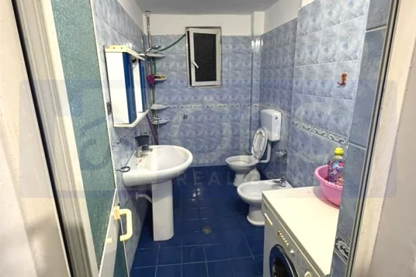 Shtepi me qera Apartament ne Tirane, 1+1, Mobilimi E mobiluar, Pagesa 40,000  Leke.