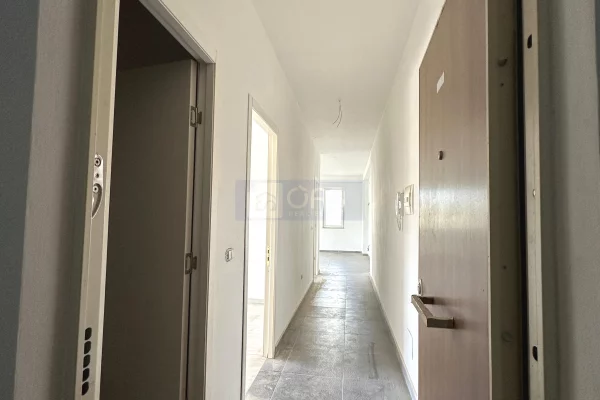 Shtepi ne shitje Apartament ne Tirane, 2+1, Mobilimi Bosh, pa mobiluar, Pagesa 238,000  Euro.