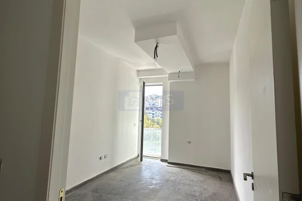 Shtepi ne shitje Apartament ne Tirane, 2+1, Mobilimi Bosh, pa mobiluar, Pagesa 238,000  Euro.