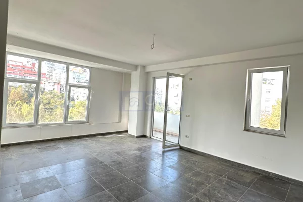 Shtepi ne shitje Apartament ne Tirane, 2+1, Mobilimi Bosh, pa mobiluar, Pagesa 238,000  Euro.