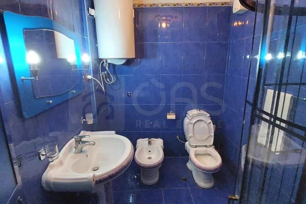 Shtepi ne shitje Apartament ne Tirane, 2+1, Mobilimi E mobiluar, Pagesa 283,000  Euro.