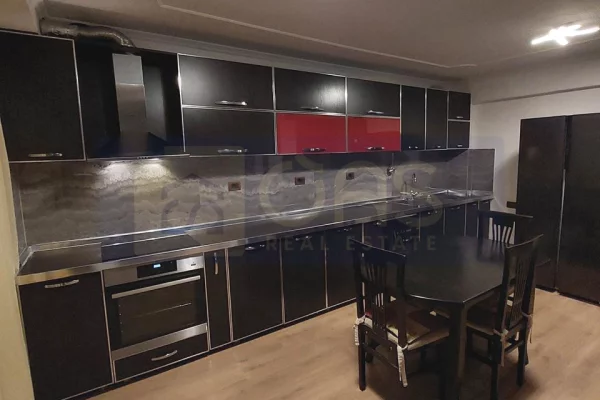 Shtepi ne shitje Apartament ne Tirane, 2+1, Mobilimi E mobiluar, Pagesa 283,000  Euro.