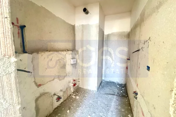 Shtepi ne shitje Apartament ne Tirane, 2+1, Mobilimi Bosh, pa mobiluar, Pagesa 120,000  Euro.