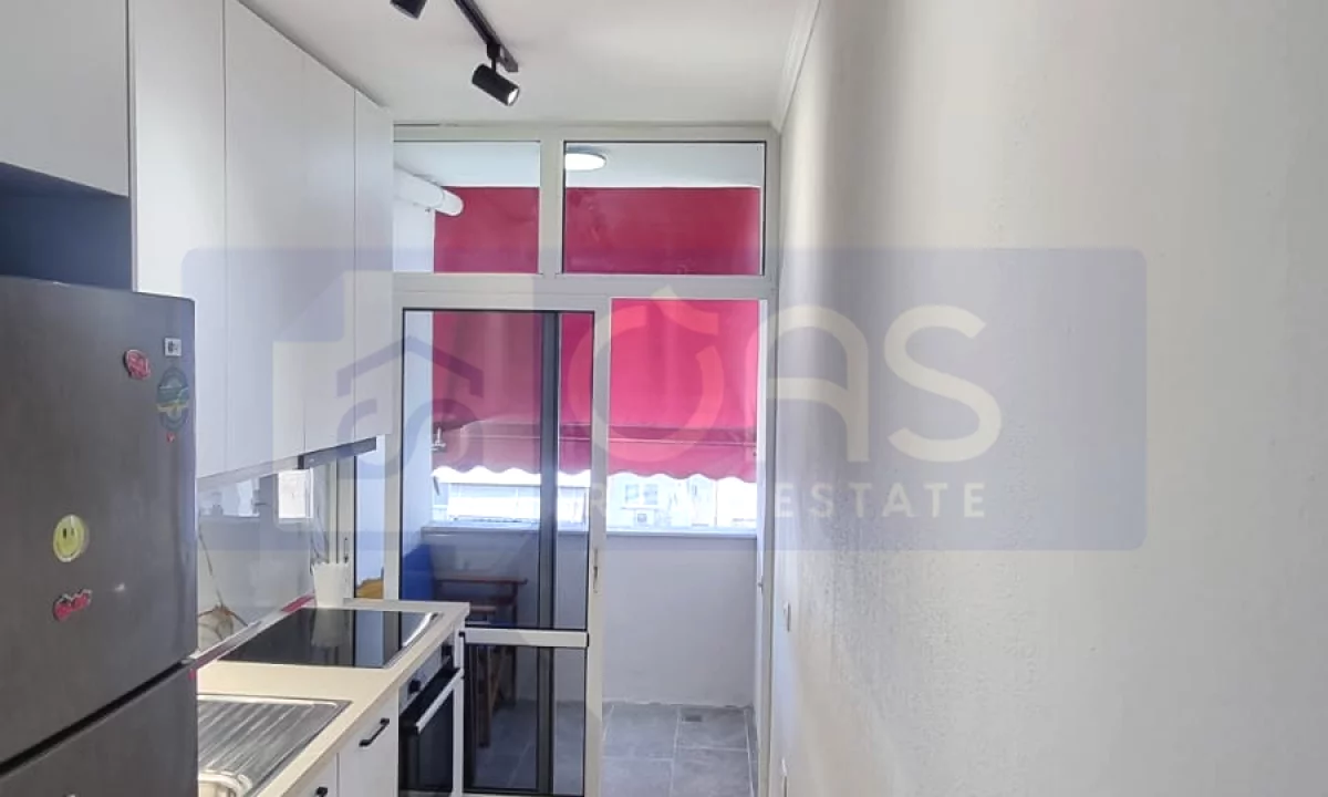 Shtepi ne shitje Apartament ne Tirane, 1+1, Mobilimi E mobiluar, Pagesa 125,000  Euro.