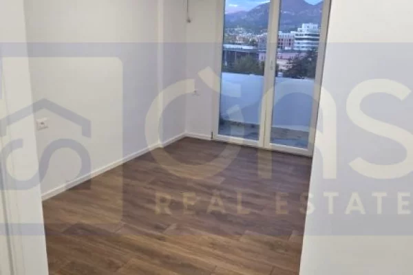 Shtepi ne shitje Apartament ne Tirane, 2+1, Mobilimi Pjeserisht e mobiluar, Pagesa 218,000  Euro.