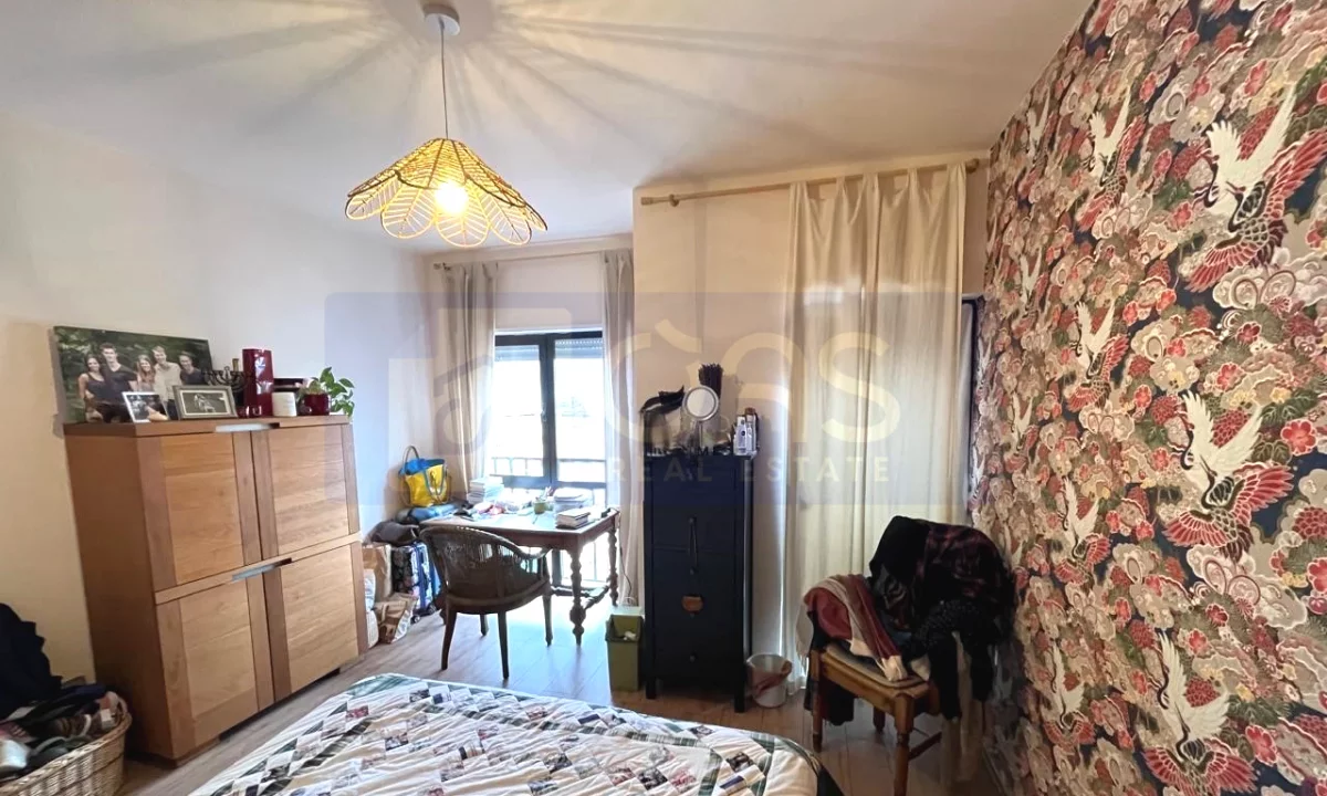 Shtepi ne shitje Apartament ne Tirane, 2+1, Mobilimi E mobiluar, Pagesa 205,000  Euro.