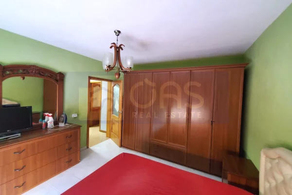 Shtepi ne shitje Apartament ne Tirane, 3+1, Mobilimi E mobiluar, Pagesa 225,000  Euro.