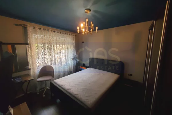 Shtepi ne shitje Apartament ne Tirane, 3+1, Mobilimi E mobiluar, Pagesa 225,000  Euro.