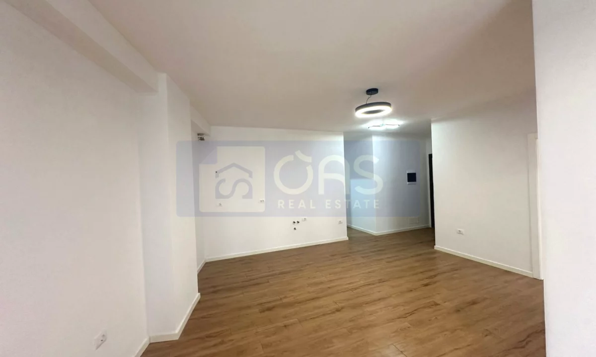Shtepi ne shitje Apartament ne Tirane, 2+1, Mobilimi Pjeserisht e mobiluar, Pagesa 150,000  Euro.