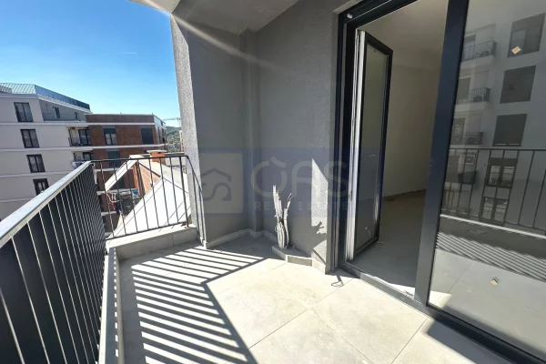 Shtepi ne shitje Apartament ne Tirane, 2+1, Mobilimi Pjeserisht e mobiluar, Pagesa 150,000  Euro.