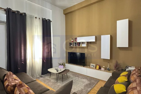 Shtepi me qera Apartament ne Tirane, 1+1, Mobilimi E mobiluar, Pagesa 550  Euro.