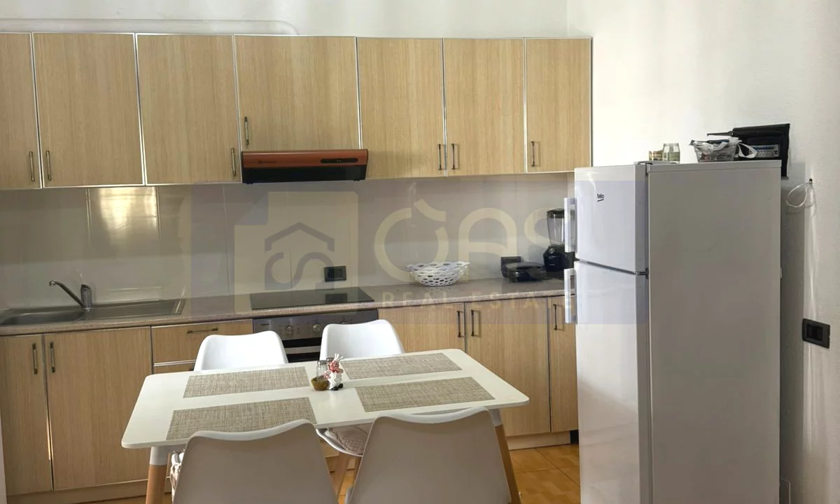 Shtepi me qera Apartament ne Tirane, 1+1, Mobilimi E mobiluar, Pagesa 550  Euro.