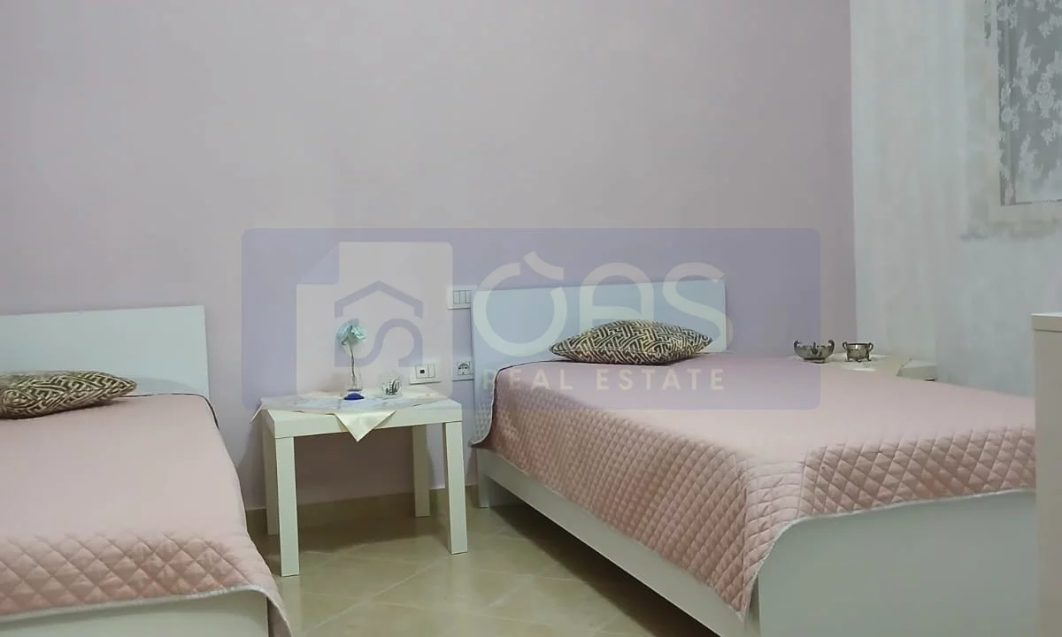 Shtepi me qera Apartament ne Tirane, 2+1, Mobilimi E mobiluar, Pagesa 500  Euro.