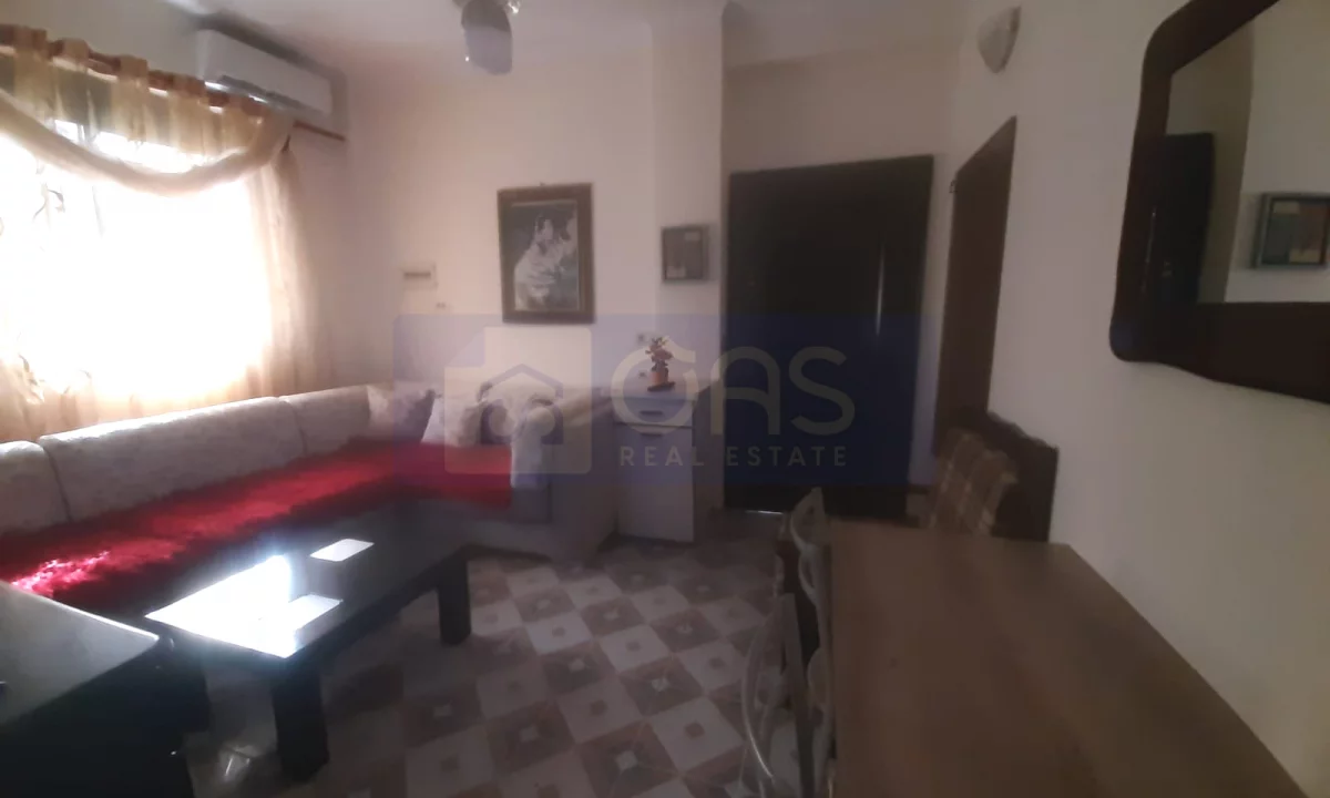 Shtepi me qera Apartament ne Tirane, 1+1, Mobilimi E mobiluar, Pagesa 450  Euro.