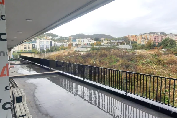 Shtepi me qera Apartament ne Tirane, 2+1, Mobilimi E mobiluar, Pagesa 1,300  Euro.