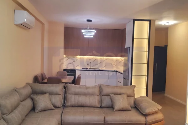 Shtepi me qera Apartament ne Tirane, 2+1, Mobilimi E mobiluar, Pagesa 1,300  Euro.