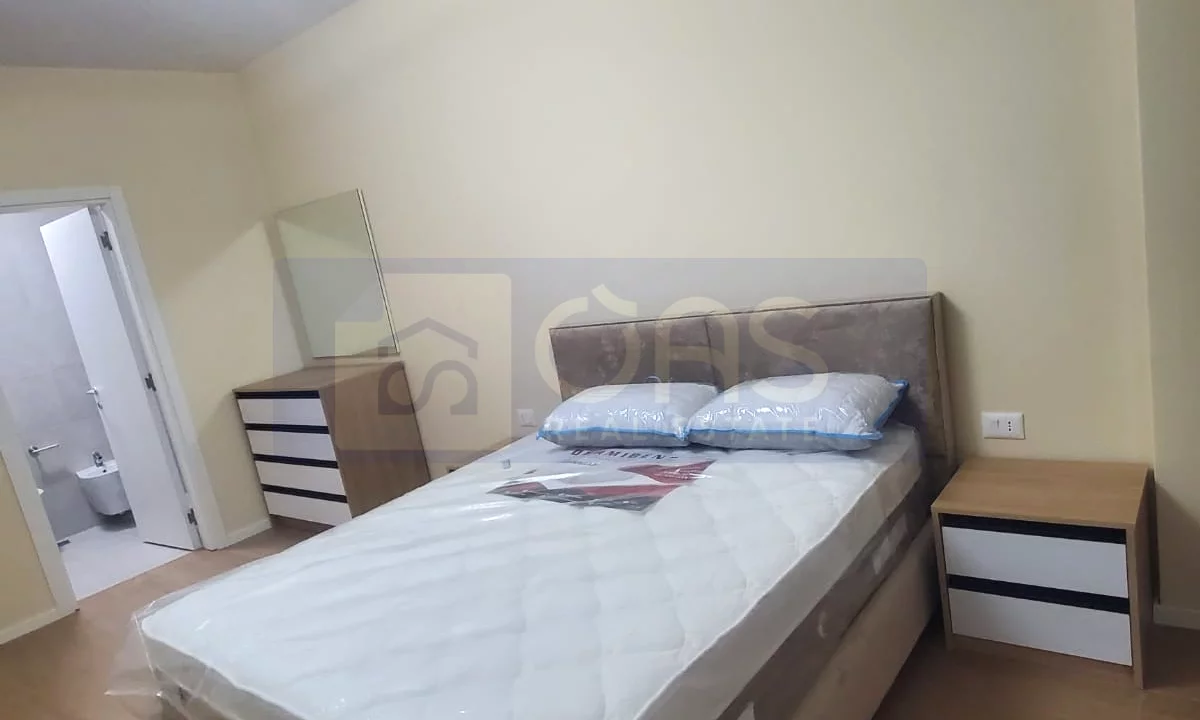 Shtepi me qera Apartament ne Tirane, 2+1, Mobilimi E mobiluar, Pagesa 1,300  Euro.