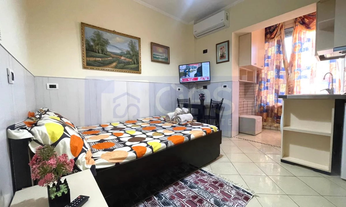 Shtepi me qera Apartament ne Tirane, Garsoniere, Mobilimi E mobiluar, Pagesa 370  Euro.
