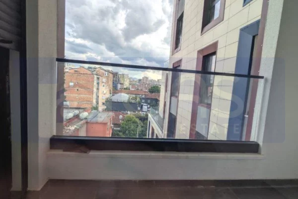 Shtepi me qera Apartament ne Tirane, 2+1, Mobilimi E mobiluar, Pagesa 900  Euro.