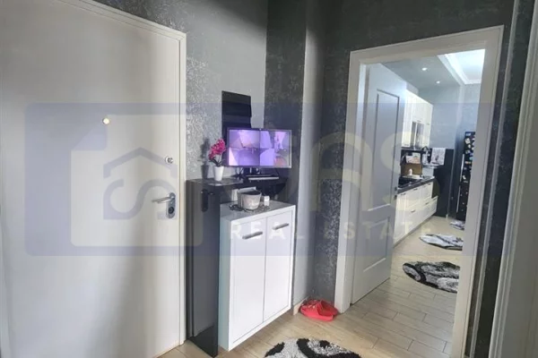 Shtepi me qera Apartament ne Tirane, 2+1, Mobilimi E mobiluar, Pagesa 450  Euro.