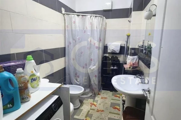 Shtepi me qera Apartament ne Tirane, 2+1, Mobilimi E mobiluar, Pagesa 450  Euro.