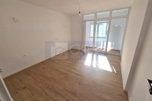 Shtepi ne shitje Apartament ne Tirane, 2+1, Mobilimi Bosh, pa mobiluar, Pagesa 138,000  Euro.