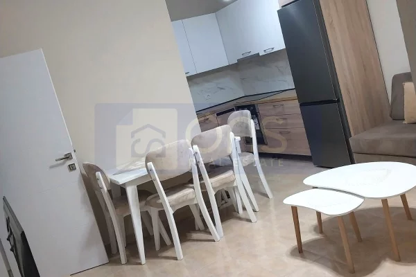 Shtepi ne shitje Apartament ne Tirane, 2+1, Mobilimi Bosh, pa mobiluar, Pagesa 138,000  Euro.