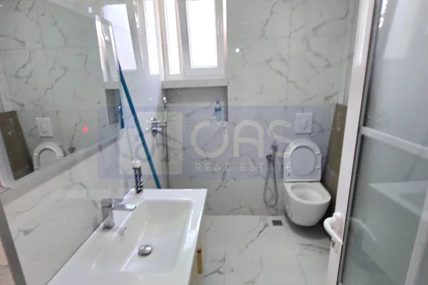 Shtepi ne shitje Apartament ne Tirane, 2+1, Mobilimi Bosh, pa mobiluar, Pagesa 128,000  Euro.