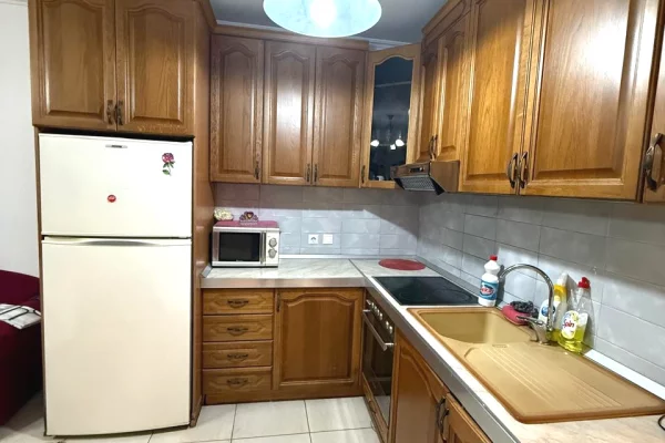 Shtepi me qera Apartament ne Tirane, 2+1, Mobilimi E mobiluar, Pagesa 550  Euro.